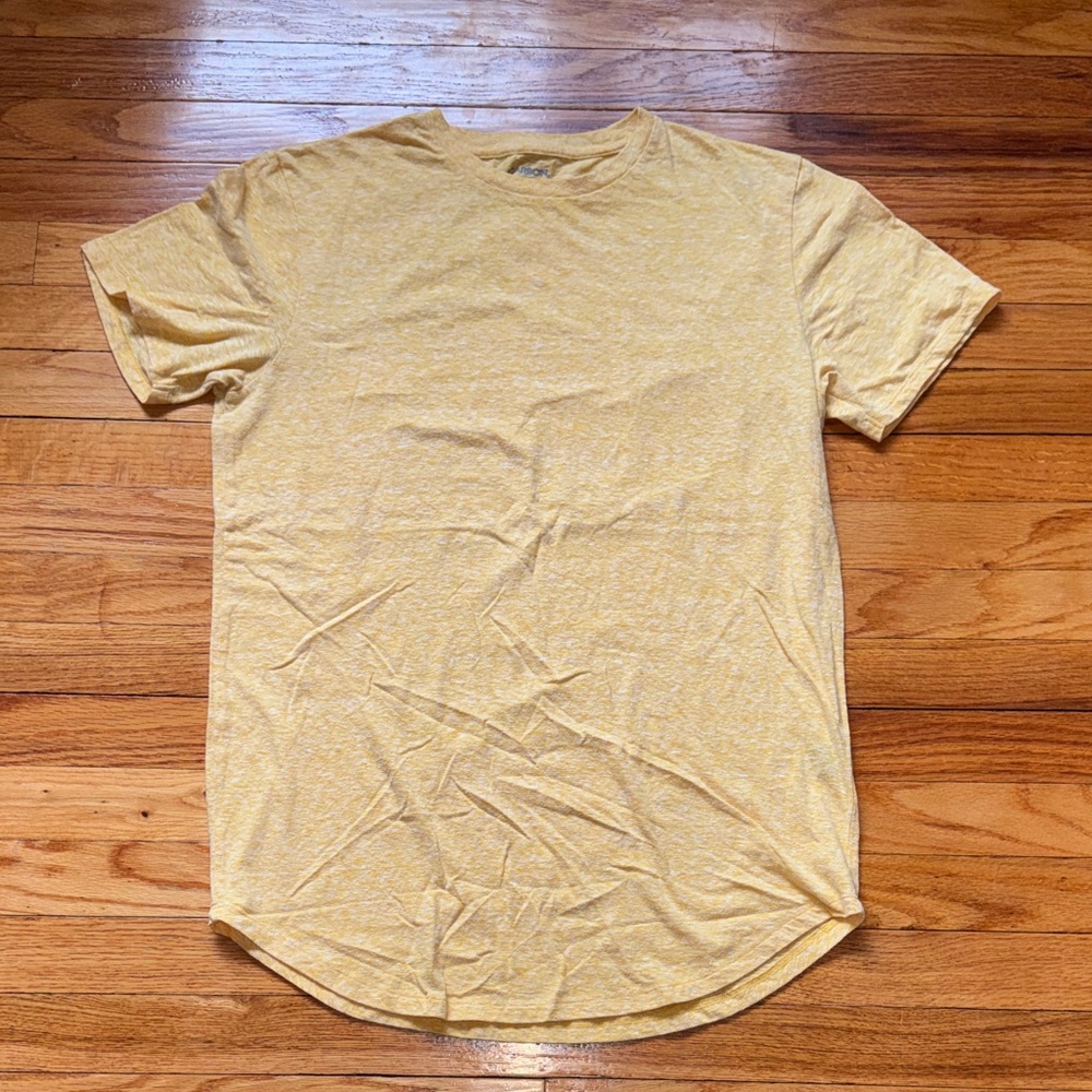 ✨3/$10 Men’s Carbon Short Sleeve Crew Neck Tee Yellow Medium